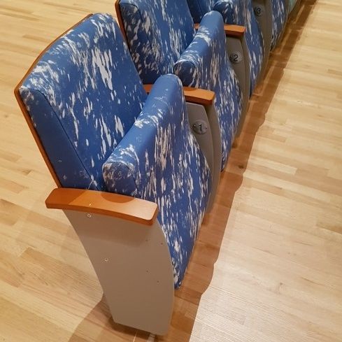 Poltrona per auditorium contemporanea - Custom Made - Jezet Seating - in tessuto ignifugo / pieghevole / grigia