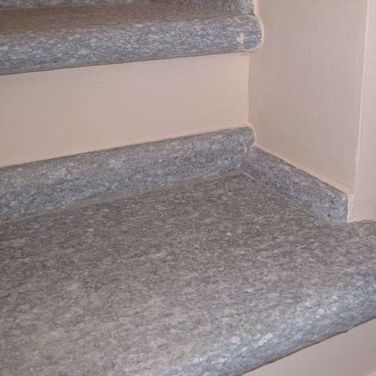 Gradino in pietra naturale - LUSERNA - WALL GRANITE SERVICE SRL - antiscivolo / ad alta resistenza