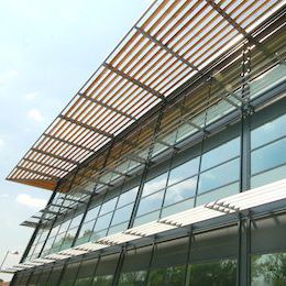 Frangisole in cedro - Q-WOOD - AFS International B.V. - per facciata / orizzontale