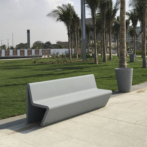 Panca per spazi pubblici contemporanea - JJ BACK BENCH - THE ITALIAN LAB SRL - in calcestruzzo ad alte prestazioni