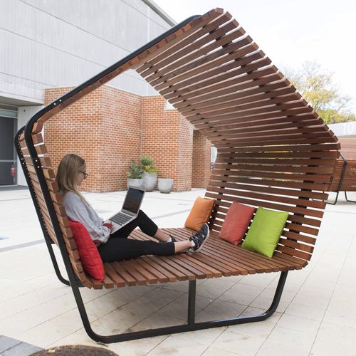 Panca per spazi pubblici contemporanea - URBAN SHELTER RELAX - THE ITALIAN LAB SRL - in legno / in acciaio galvanizzato / in materiale composito