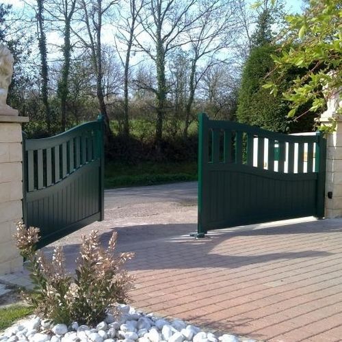 Cancello battente - Semi-jointifs - GYT - destro / in alluminio / a lamelle