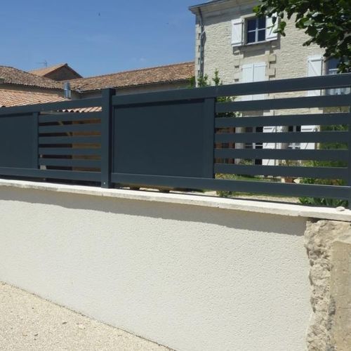 Recinzione a pannelli - Ajourée - GYT - a lamelle / a sbarre / residenziale