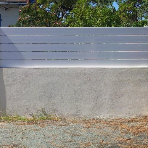 Recinzione a pannelli - GYT - a lamelle / residenziale / in PVC