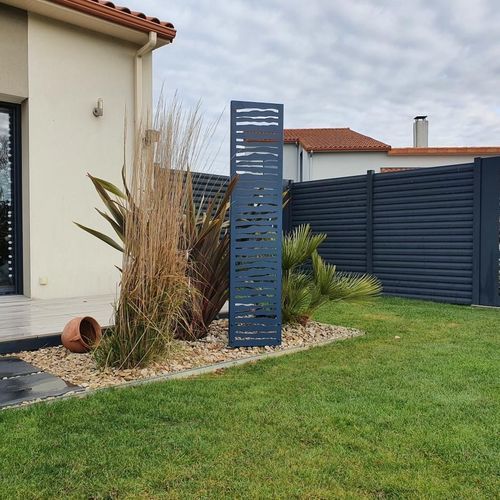 Totem decorativo - Ambellya Frise - GYT - in alluminio