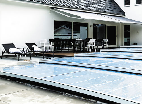 Copertura per piscina piatta - ALVA - Gullberg & Jansson AB - scorrevole / in alluminio / a motore