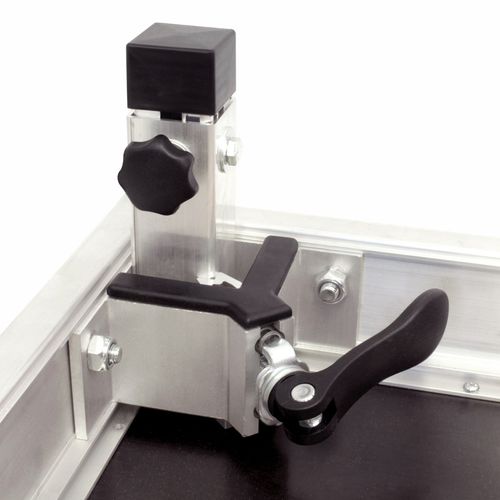 Supporto di montaggio per solaio - Mott Mobile Systeme GmbH &Co. KG - di scena / quadrata / in acciaio