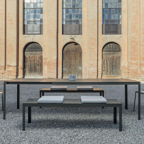 Tavolo contemporaneo - TYPE FOR OUT - iCARRARO italian makers - in alluminio / in acciaio laccato / rettangolare