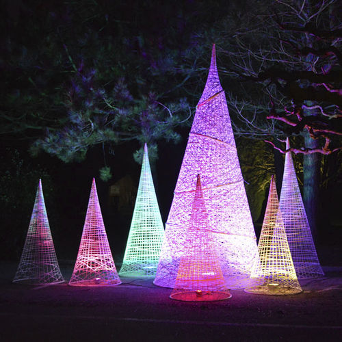 Decorazione natalizia in fibra di vetro - Giant Cone - Terra Group - per spazi pubblici / per edifici pubblici / per negozio