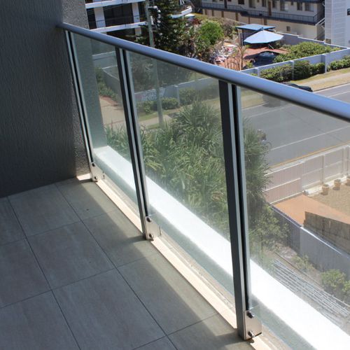 Ringhiera in alluminio - 54 SERIES - Clear glass - pannelli in vetro / da esterno / per balcone