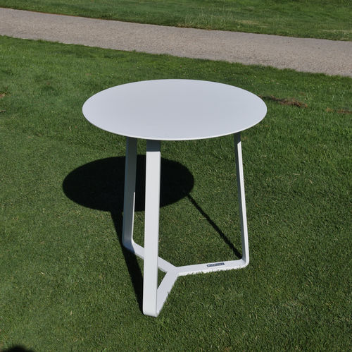 Tavolo d'appoggio contemporaneo - POLO - GreenDesign - in alluminio / rotondo / con 3 piedi