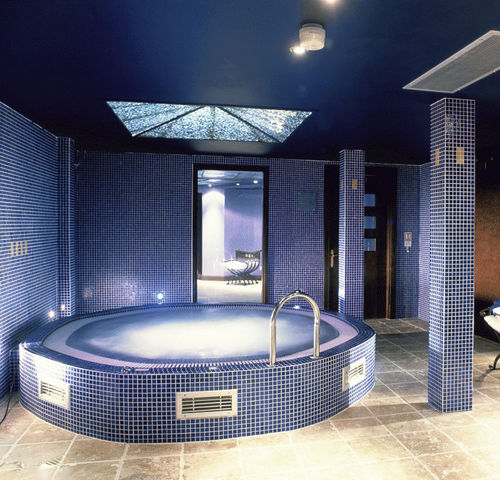 Spa da incasso - OCTAVIA DECK LEVEL - Spa De La Mare - ottagonale / 7 posti / contract