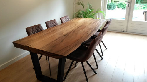 Tavolo da pranzo contemporaneo - SUAR WOOD DARK FINISH  - Unik - in noce / in legno massiccio / in legno laccato