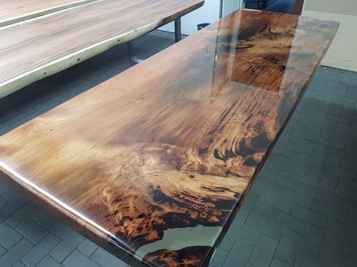 Tavolo da pranzo contemporaneo - KAURI TABLE - Unik - in legno massiccio / in legno laccato / in legno esotico