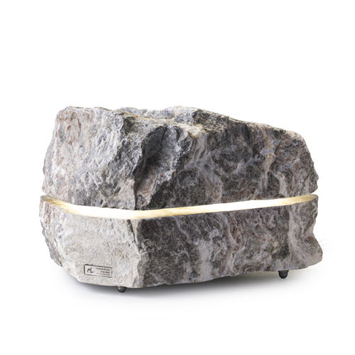 Lampada con cassa acustica da pavimento - MENHIR SOUND - Essenze di Luce - in marmo / in pietra naturale / contemporanea