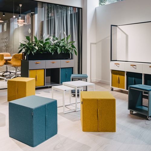 Pouf contemporaneo - OFFA - Nowy Styl - in tessuto / in metallo / quadrato