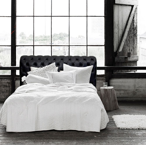 Letto matrimoniale - Larforma - chesterfield / imbottito / con testiera