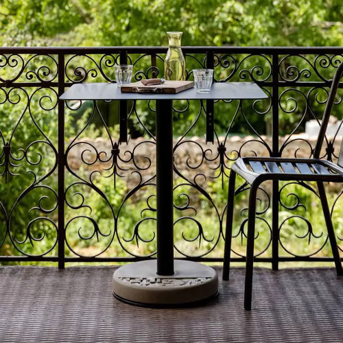 Tavolo da bistrot contemporaneo - DONUT - Lyon Béton - in alluminio / con supporto in alluminio / con base in calcestruzzo fibrorinforzato
