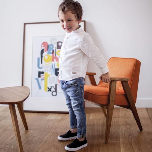 Poltrona contemporanea - JUNIOR - 366 Concept - in tessuto / in legno massiccio / in rovere