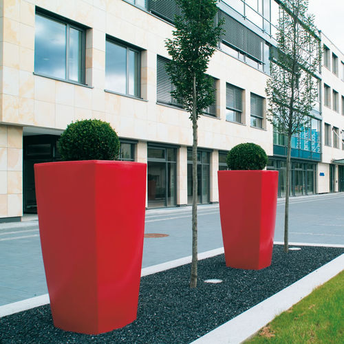 Vaso da giardino in polietilene rotostampato - TREVIA I - Degardo GmbH - conico / quadrato / per spazio pubblico