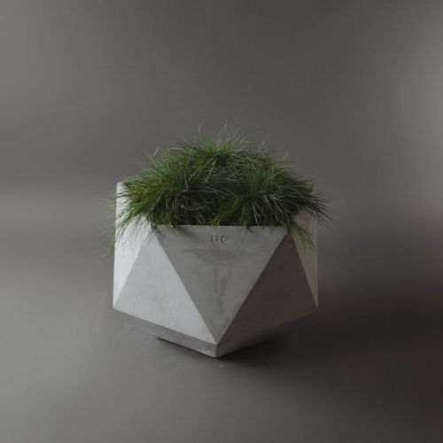 Fioriera in calcestruzzo fibrorinfrozato - FEMKANT GREY CONCRETE - Adam Christopher Design - contemporanea / per spazi pubblici / da interno