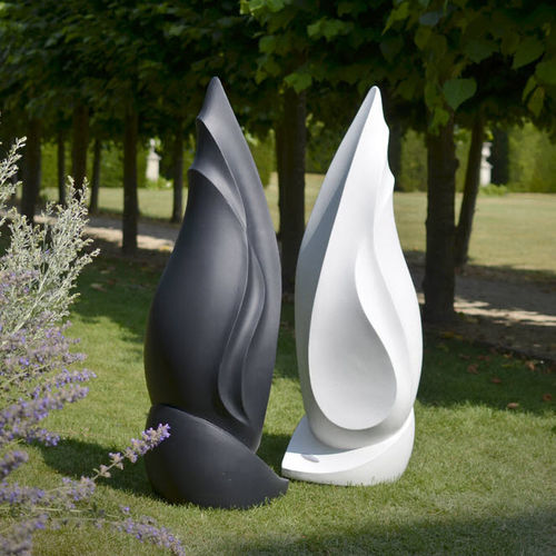 Scultura in calcestruzzo fibrorinfrozato - FLAME  - Adam Christopher Design - per spazi pubblici