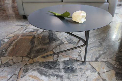 Tavolino basso contemporaneo - MEME DESIGN - in legno / con supporto in metallo / quadrato