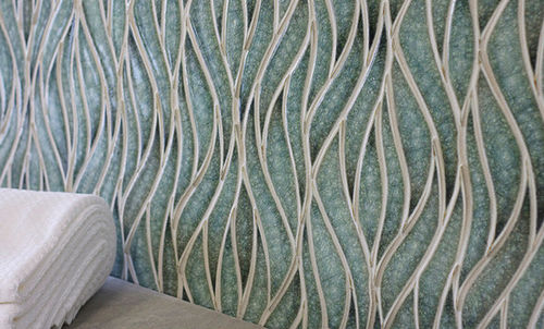 Piastrella in vetro - TILE & DESIGNS - levigata / da bagno / da parete