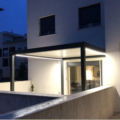 Pergola addossata - Delta Overlap - autoportante / in alluminio / in alluminio verniciato