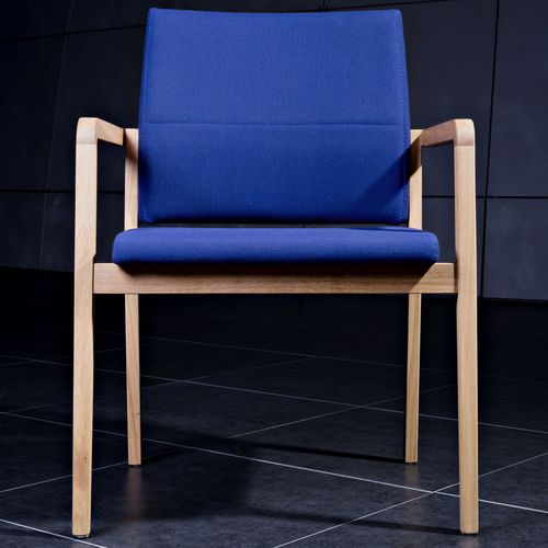 Sedia visitatore contemporanea - MENDEL - AMOS DESIGN - da interno / in faggio / in legno massiccio