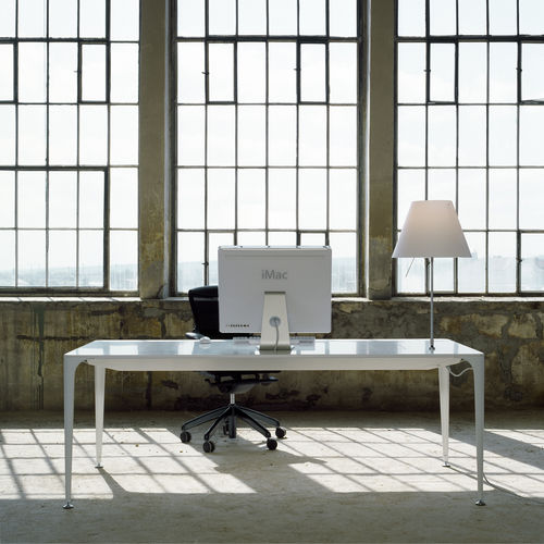 Scrivania direzionale - ITABLE - AMOS DESIGN - minimalista / in acciaio / in Corian®