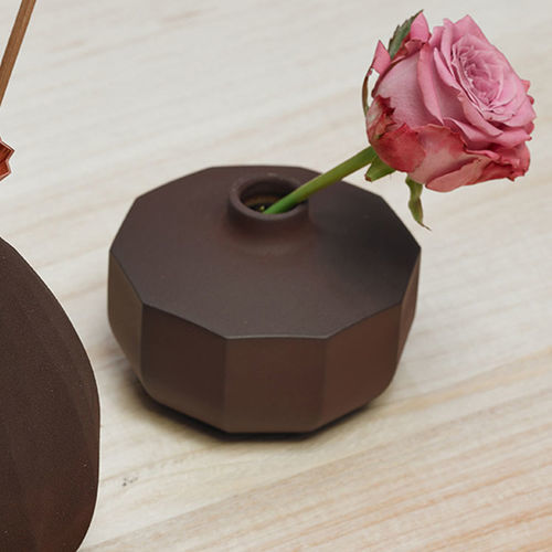 Vaso contemporaneo - MEMORY - TOAST - in ceramica / in rame / contract