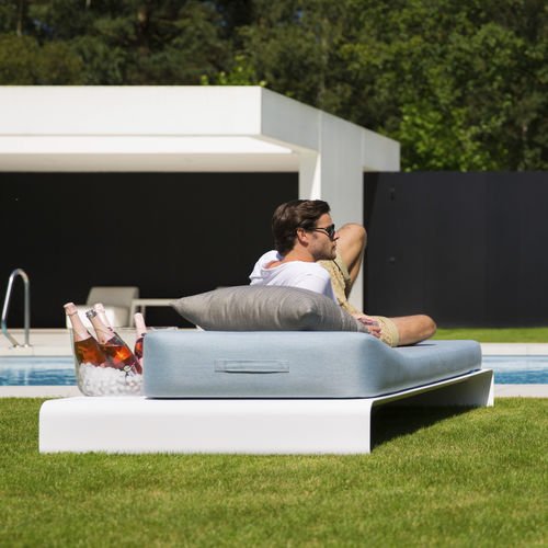 Lettino prendisole contemporaneo - LUCILLE DAYBED - Mr Blue Sky - in alluminio