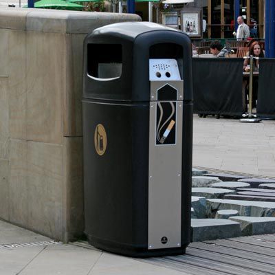 Portarifiuti pubblico - INTEGRO™ - Glasdon Group Limited - in acciaio inossidabile / in plastica riciclata / con portacenere integrato