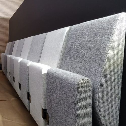 Sedia per auditorium contemporanea - HLA-WALL - Hamari - da interno / in legno compensato / in acciaio
