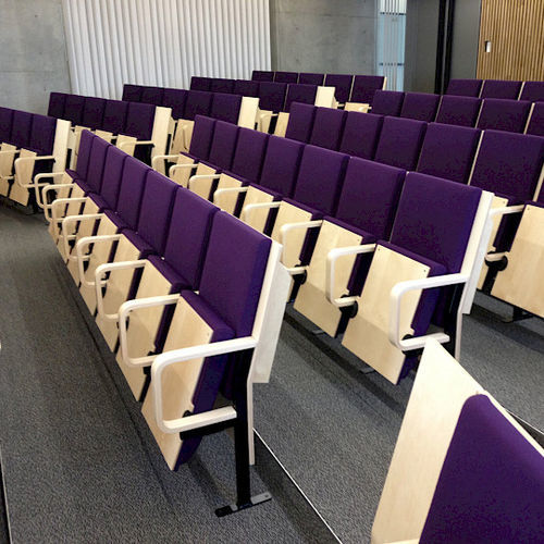 Poltrona per auditorium contemporanea - PORI - Hamari - in tessuto / in legno compensato / in acciaio