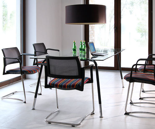 Sedia visitatore contemporanea - KYOS KY - BEJOT SP. Z O.O. - da interno / in metallo / in tessuto