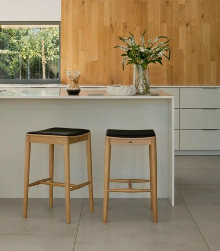 Sgabello da bar contemporaneo - DANTE - take me HOME. - in ecopelle / in rovere / in legno compensato