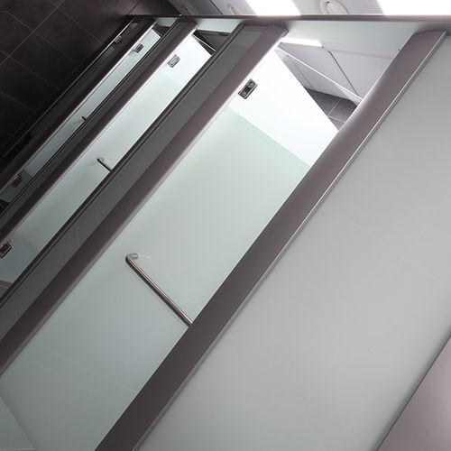 Cabina per bagni pubblici in vetro - MEZZO AQUA - Washroom Washroom Limited - per doccia / per edifici pubblici
