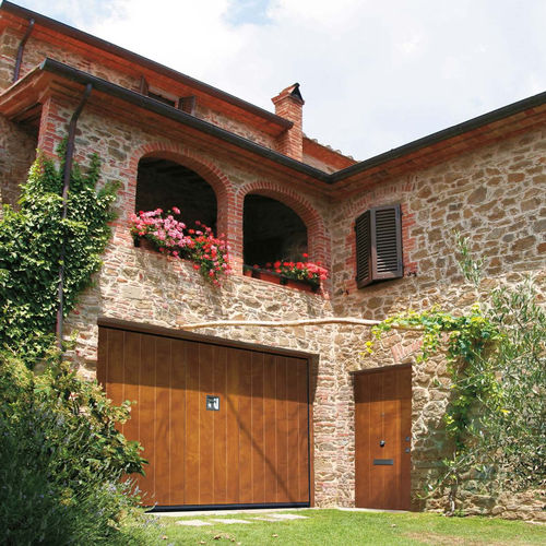 Porta basculante per garage - Vip - SILVELOX GROUP SPA - in rovere / in larice / in picea