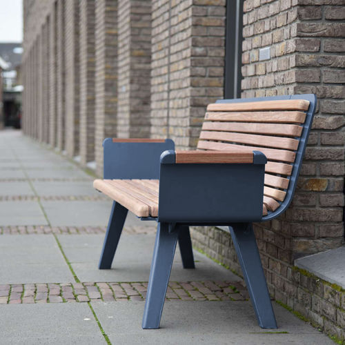 Panca per spazi pubblici in stile scandinavo - RETRO - CROSO FRANCE - in legno esotico / in acciaio galvanizzato / con schienale