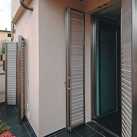 Persiana battente - PRIVATE VILLA - LF ITALY - in acciaio inossidabile / per porta / su misura