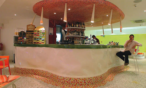 Bancone da bar - BENETTON - LF ITALY - in ceramica / in poliuretano / curvo