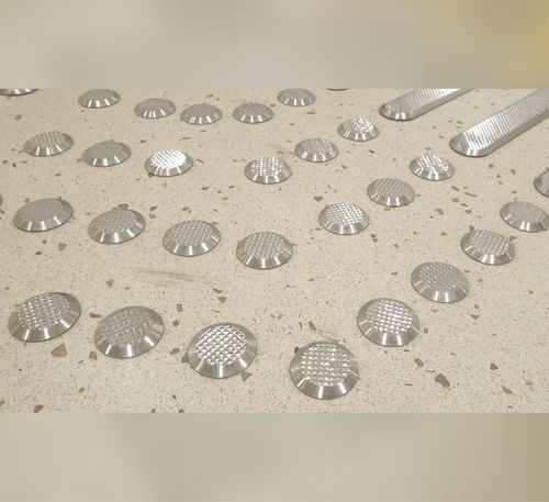 Borchia tattile in acciaio inossidabile - DIAMOND WARNING - Kent Stainless - di dissuasione