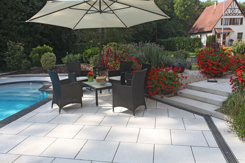 Piastrella in calcestruzzo - UHL - opaca / da giardino / per bagnasciuga di piscina