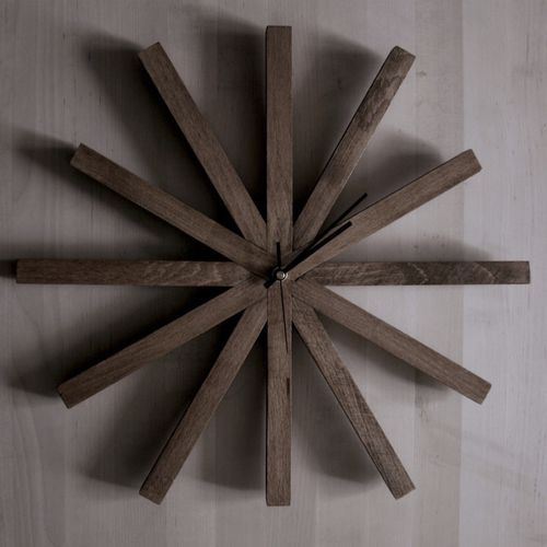 Orologio contemporaneo - ARROWEND  - TEBIAN - a muro / analogico / in legno