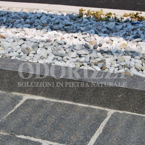 Bordura da giardino - DELGORSA® : KERBS  - ODORIZZI soluzioni in pietra - per marciapiede / in porfido / lineare