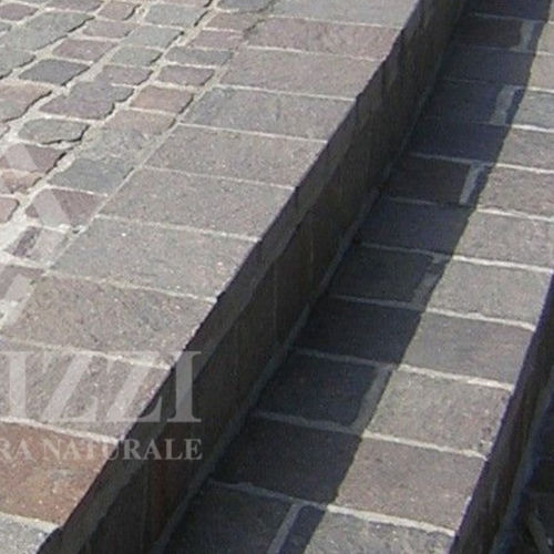 Bordura da giardino - DELGORSA® : KERBING CORNER - ODORIZZI soluzioni in pietra - per marciapiede / di protezione / in porfido