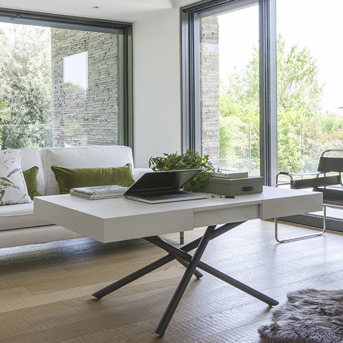 Tavolino basso contemporaneo - IRIS - altacom italia - in legno laccato / in melaminico / con supporto in metallo