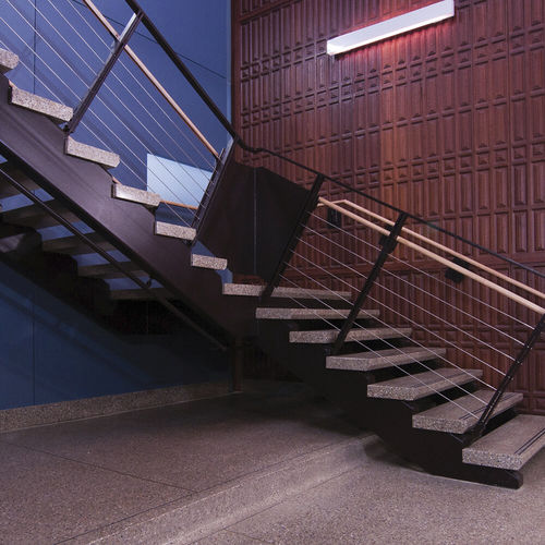 Gradino in cemento - Tectura Designs - in terrazzo